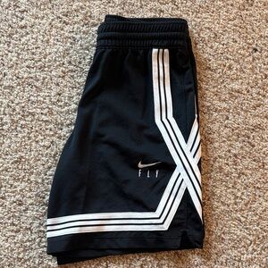 Girls nike fly dri-fit basketball shorts